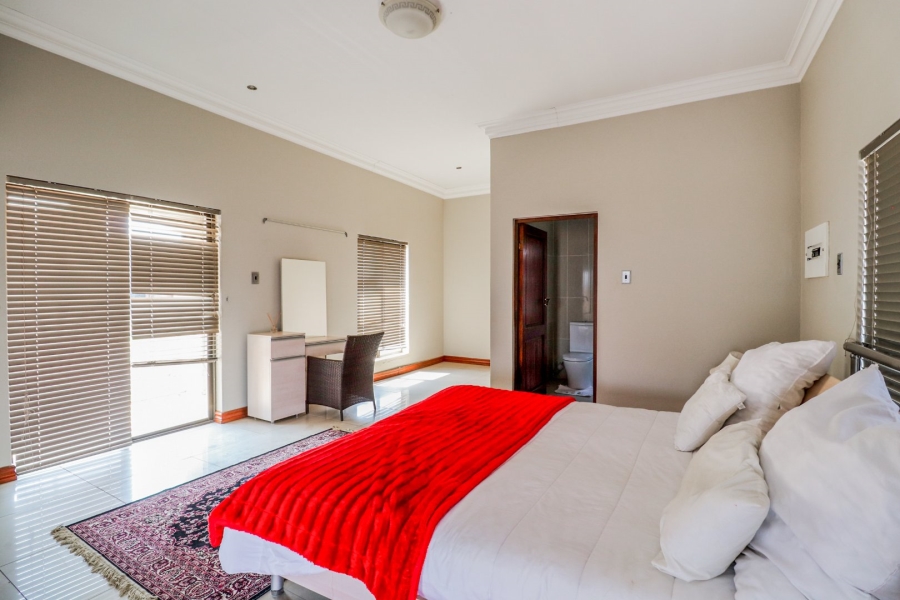5 Bedroom Property for Sale in Xanadu Eco Residential Estate North West